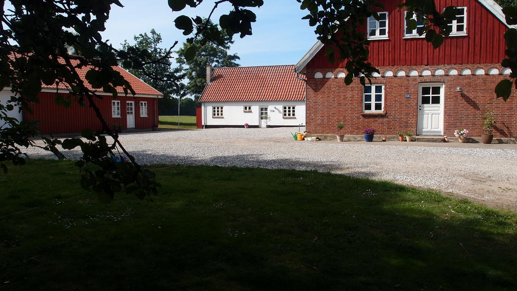 Bjaeldskovgaard Holiday House Funder Kirkeby Номер фото